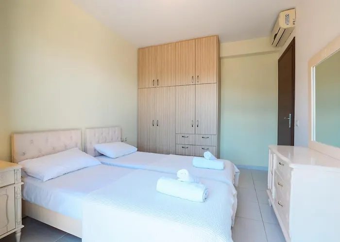 Scorpios Karavomylos